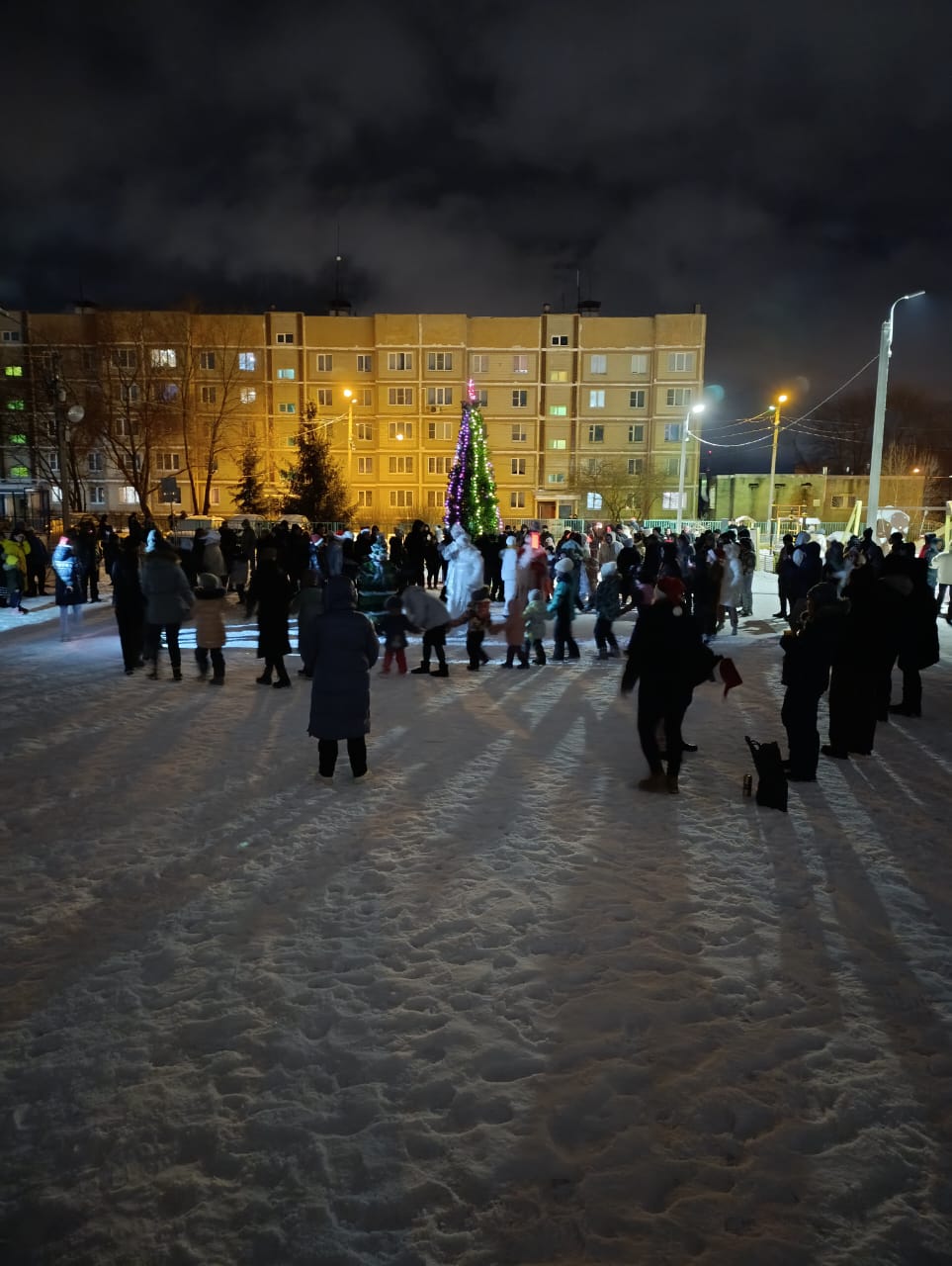 Вы сейчас просматриваете Новогодняя развлекательная программа для жителей д.Крюково.