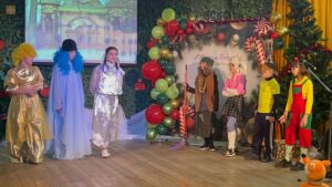 Подробнее о статье Новогодний утренник для детей «К нам приходит Новый год» в Доме культуры «Орбита».