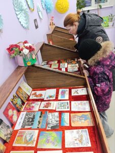 Подробнее о статье Ретро-выставка открыток к Международному женскому Дню «Поздравление от всего сердца» в Доме культуры «Орбита»☀️